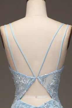 Vestido de baile de sereia de tule azul com frisado