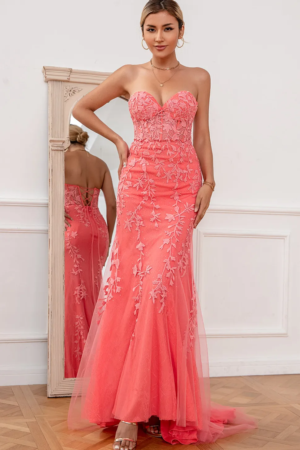 Vestido de baile de tule de coral