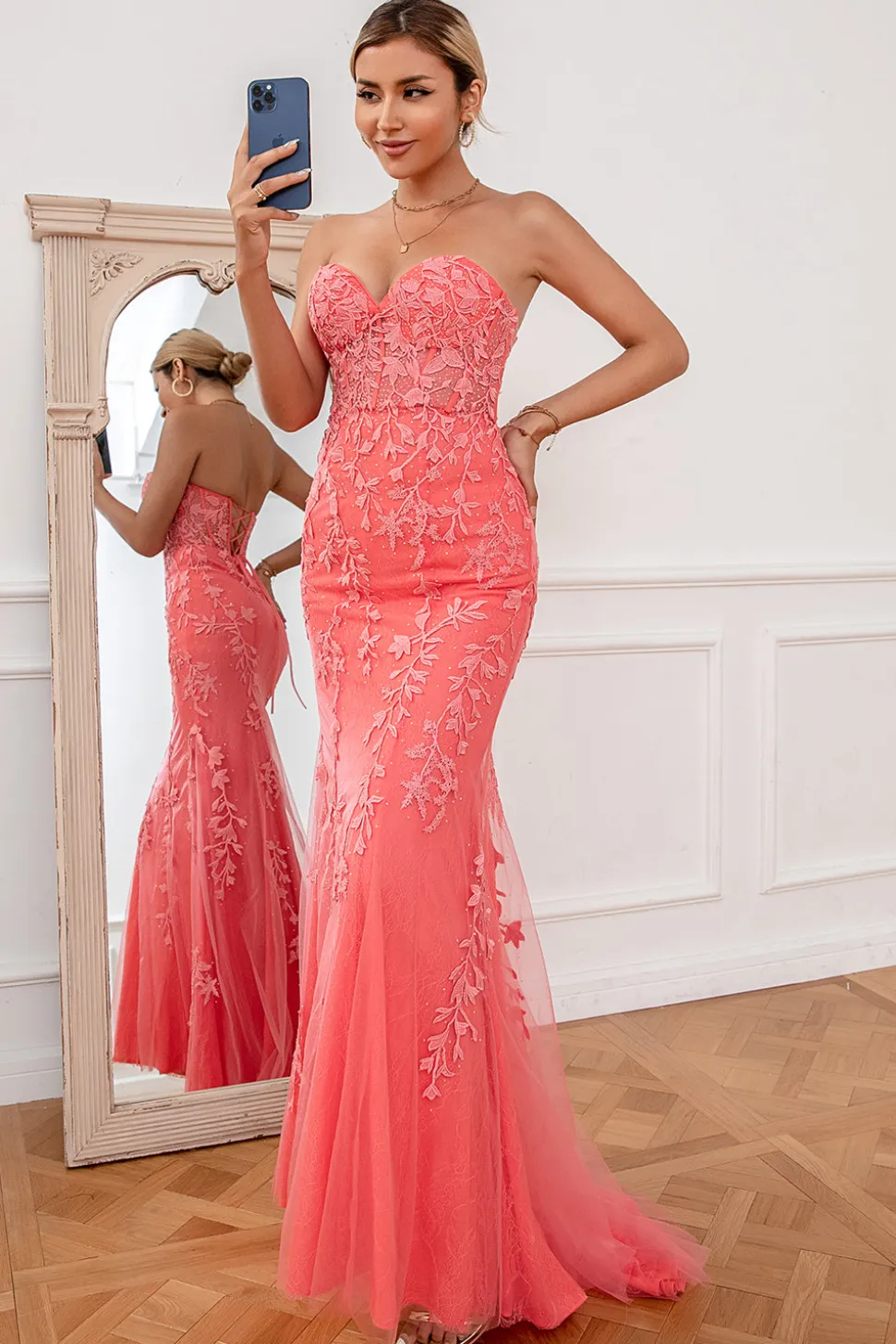 Vestido de baile de tule de coral