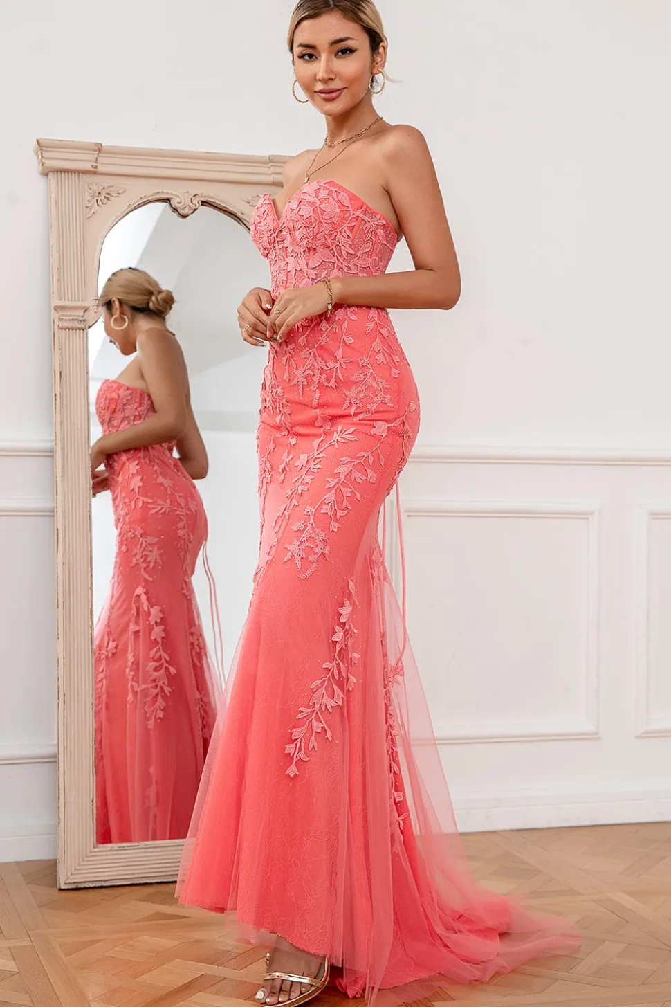 Vestido de baile de tule de coral