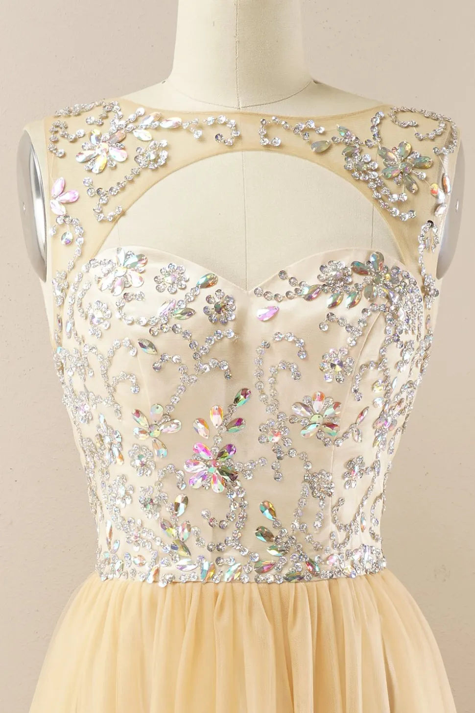 Vestido de baile de tulle de missanga