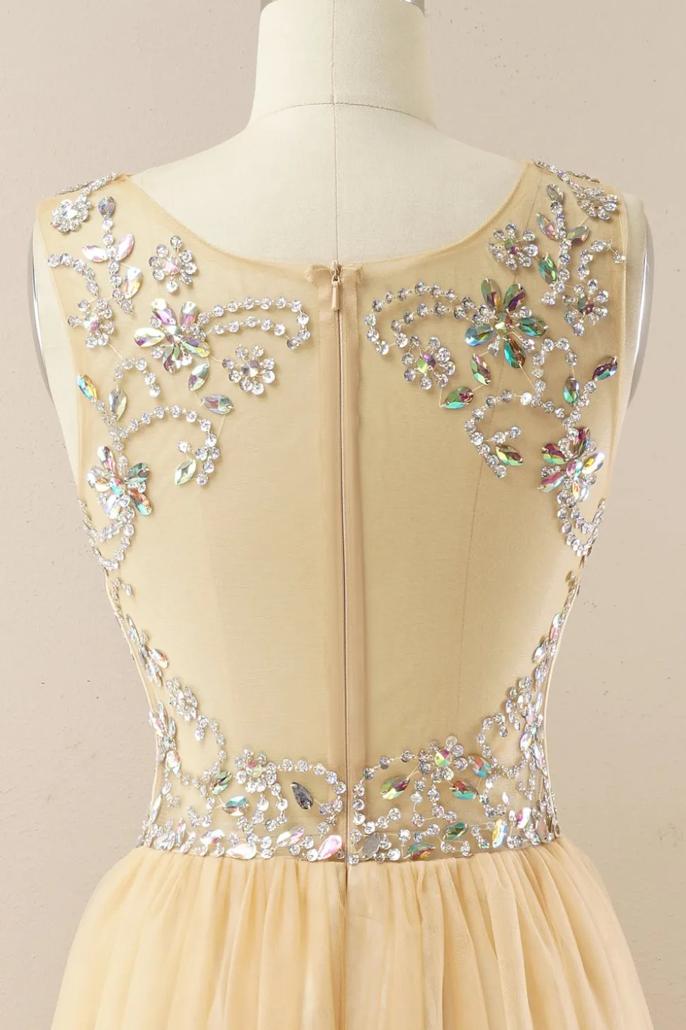 Vestido de baile de tulle de missanga