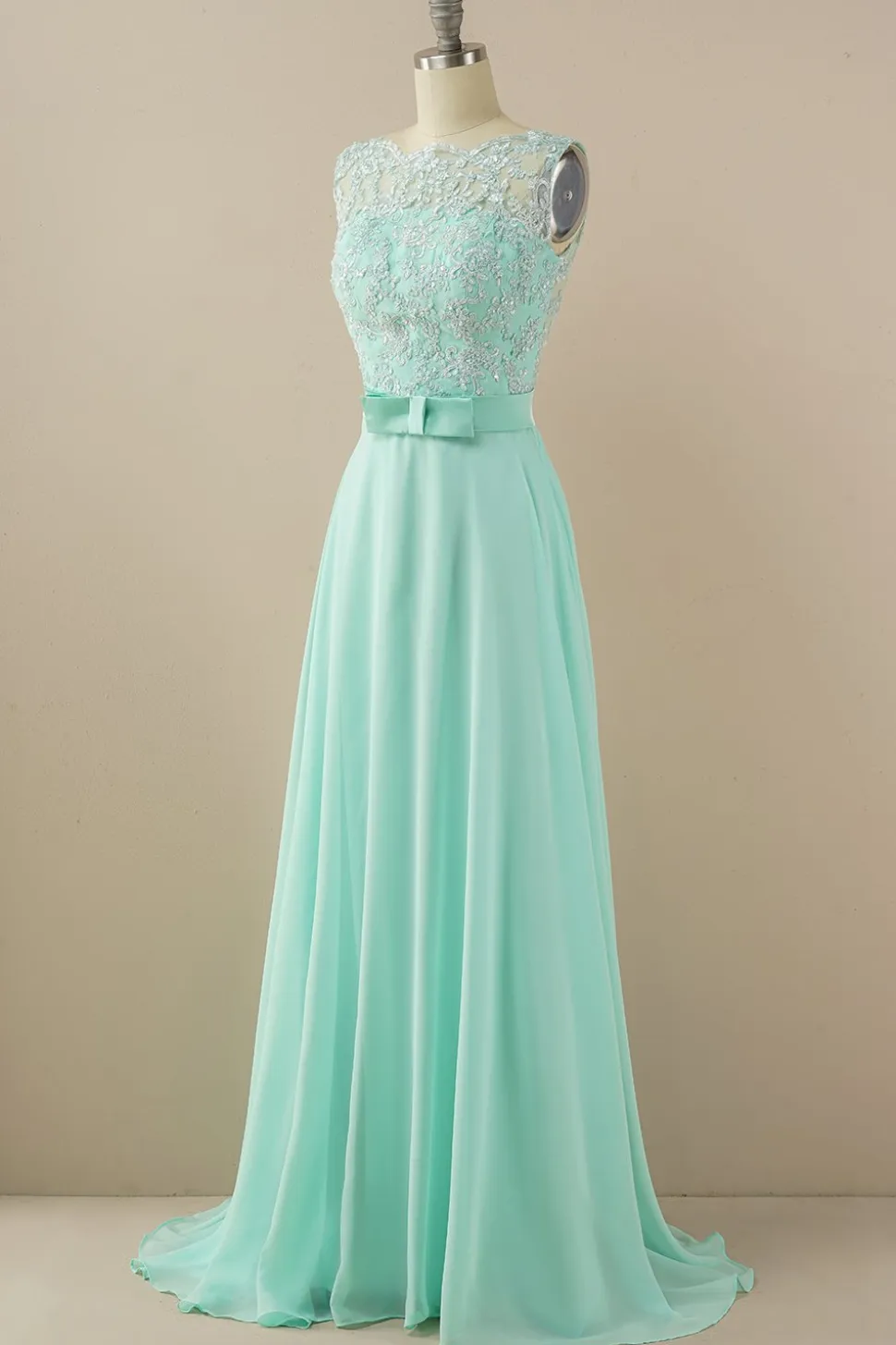 Vestido de baile longo applique