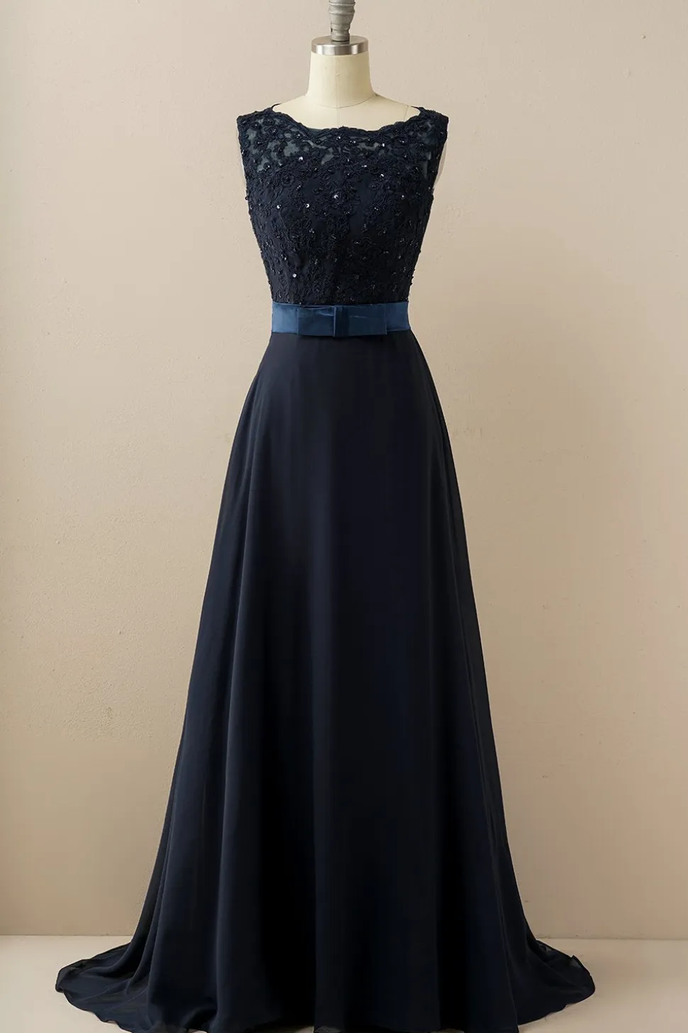Vestido de baile longo applique