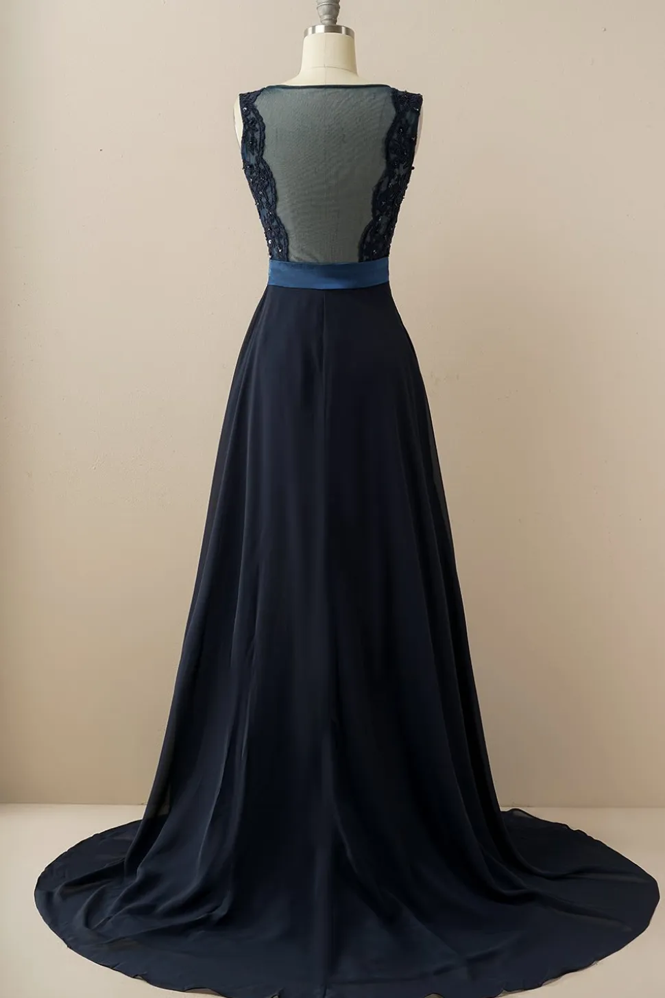 Vestido de baile longo applique