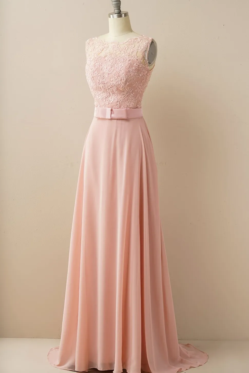 Vestido de baile longo applique