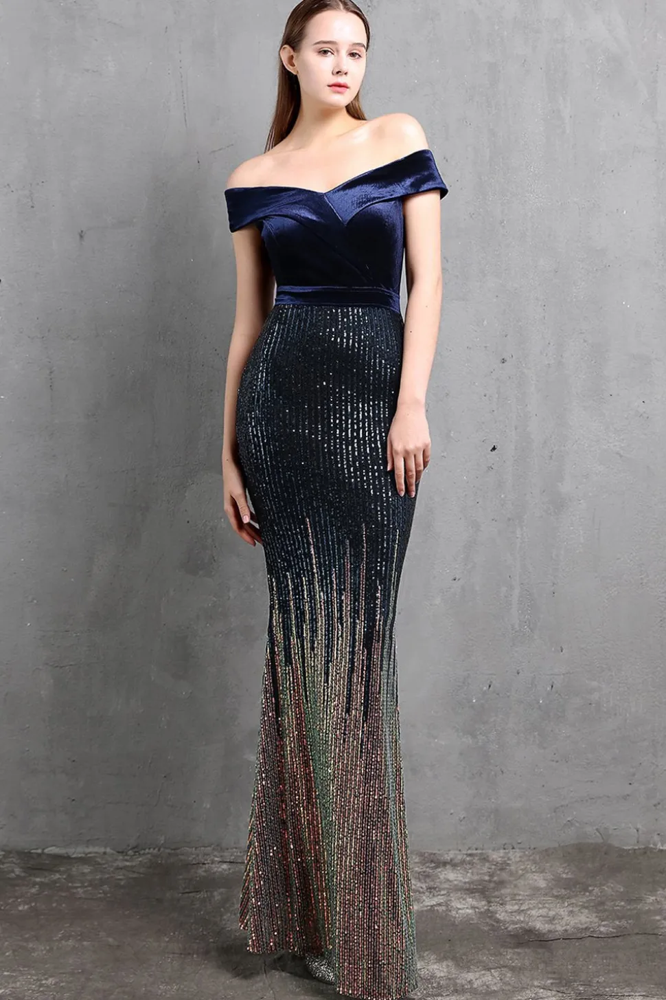 Vestido de baile longo de sereia de ouro
