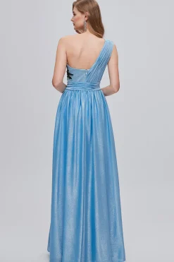 Vestido de baile longo de ombro azulado com apliques