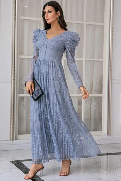 Vestido de baile longo de renda azul com mangas