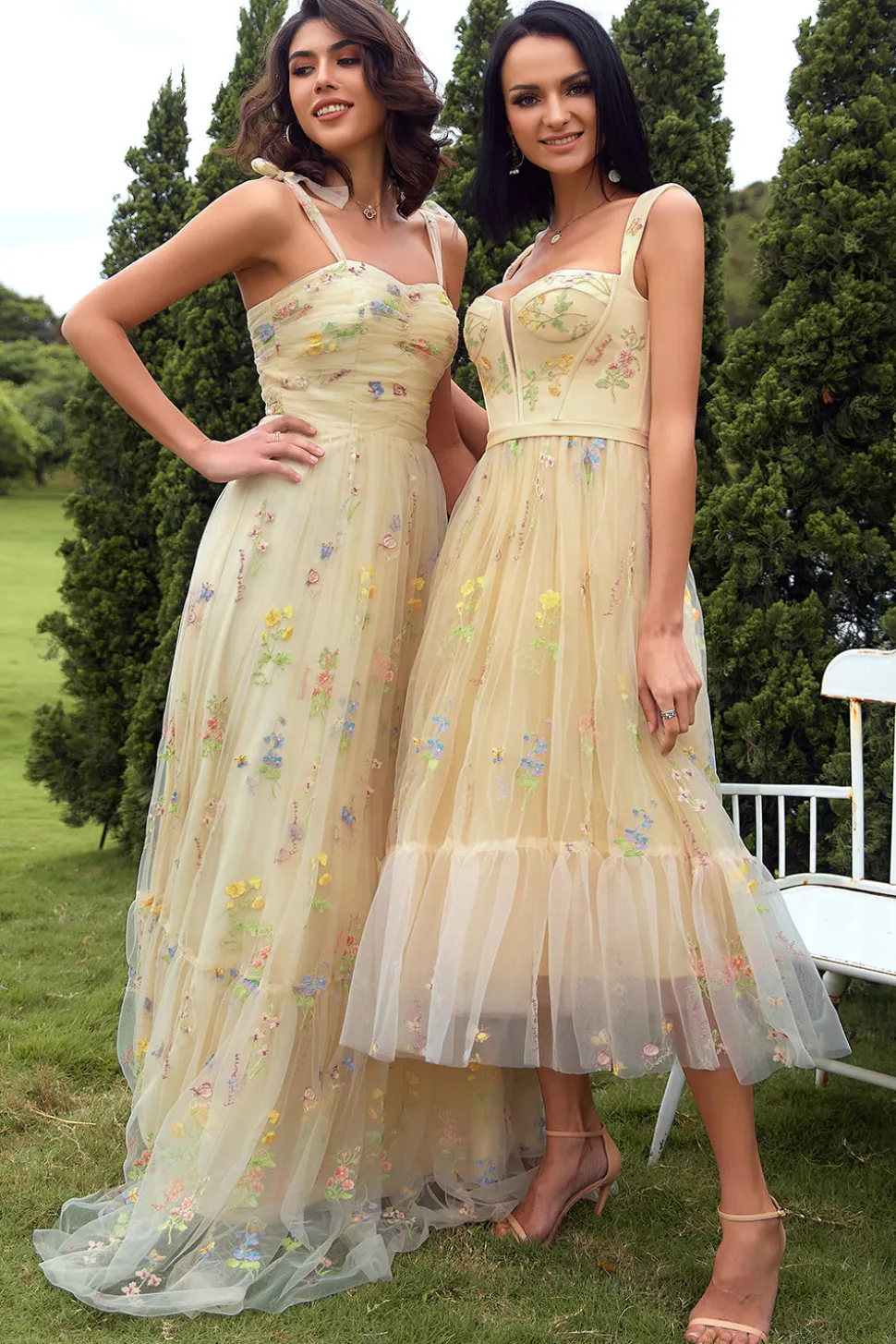 Vestido de baile longo de champanhe com bordado