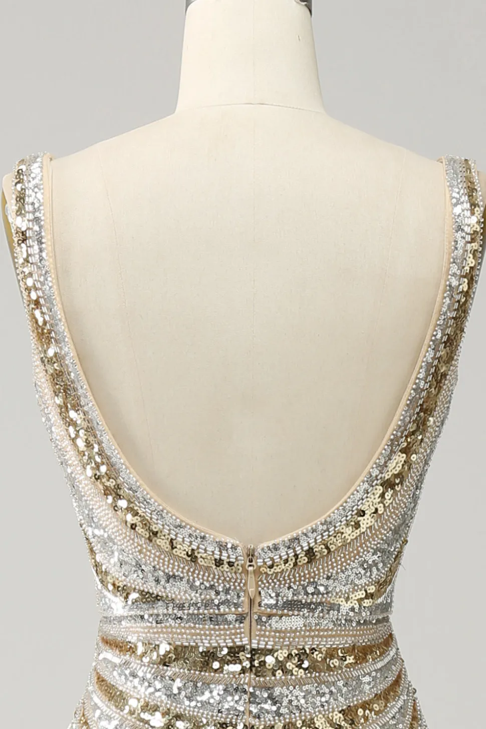 Vestido De Baile Longo Dourado Sereia Decote em V Lantejoulas