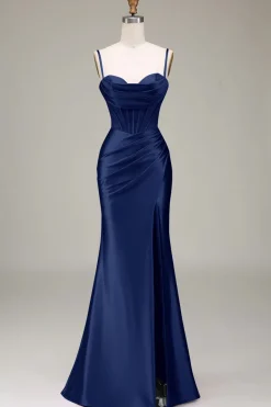 Vestido de baile sereia com alças finas azul royal e fenda