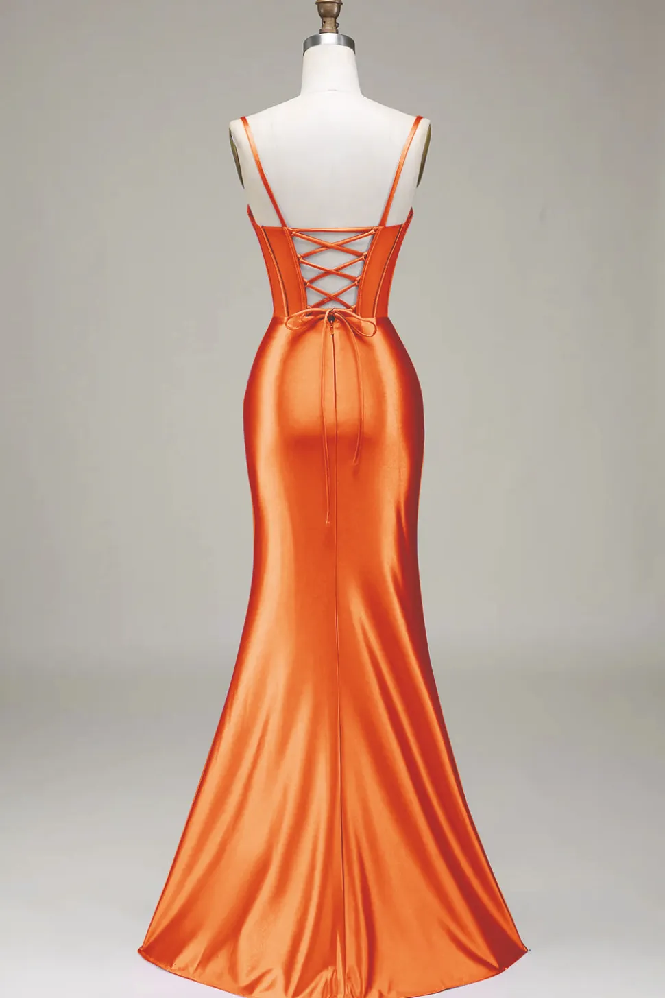 Vestido de baile sereia com alças finas azul royal e fenda