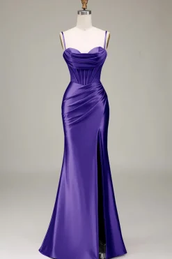 Vestido de baile sereia com alças finas azul royal e fenda