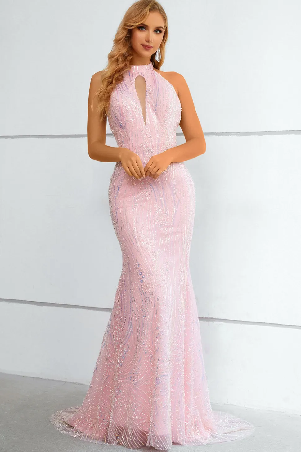 Vestido de baile sereia de lantejoulas rosa
