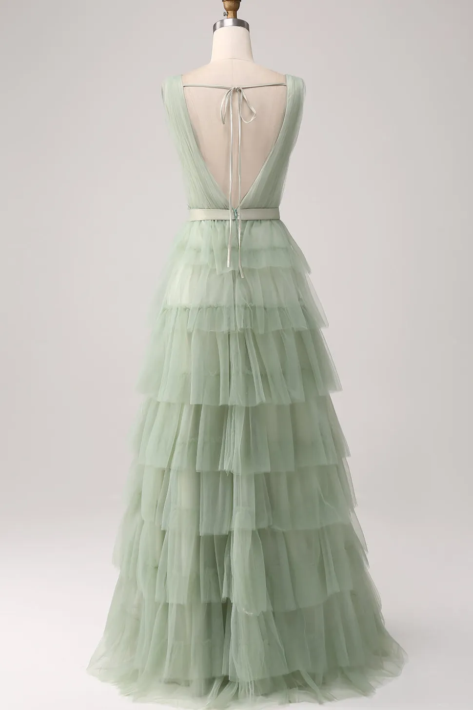 Vestido de baile verde plissado com fenda