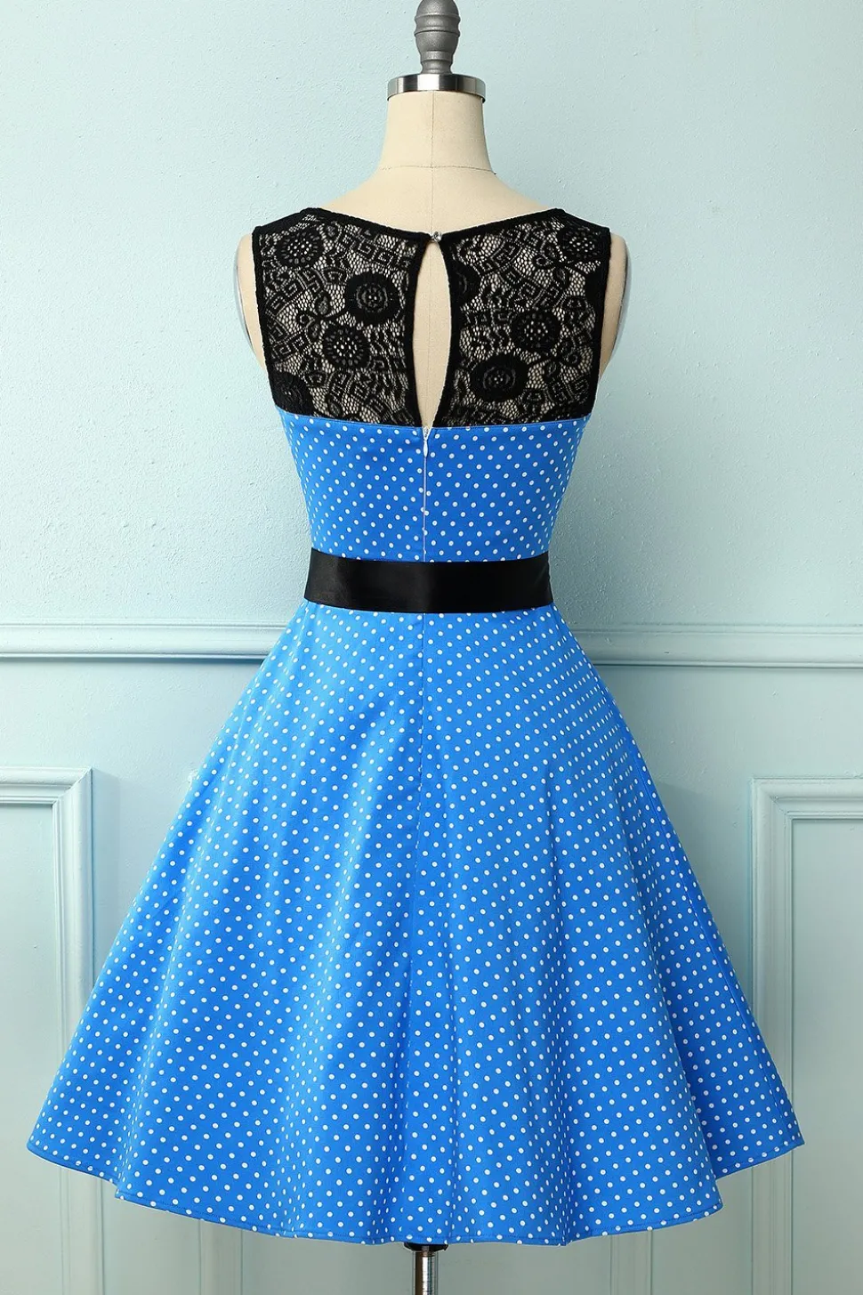 Vestido de balanço branco vintage de 1950