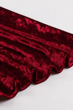 Vestido de balanço de veludo borgonha com mangas compridas