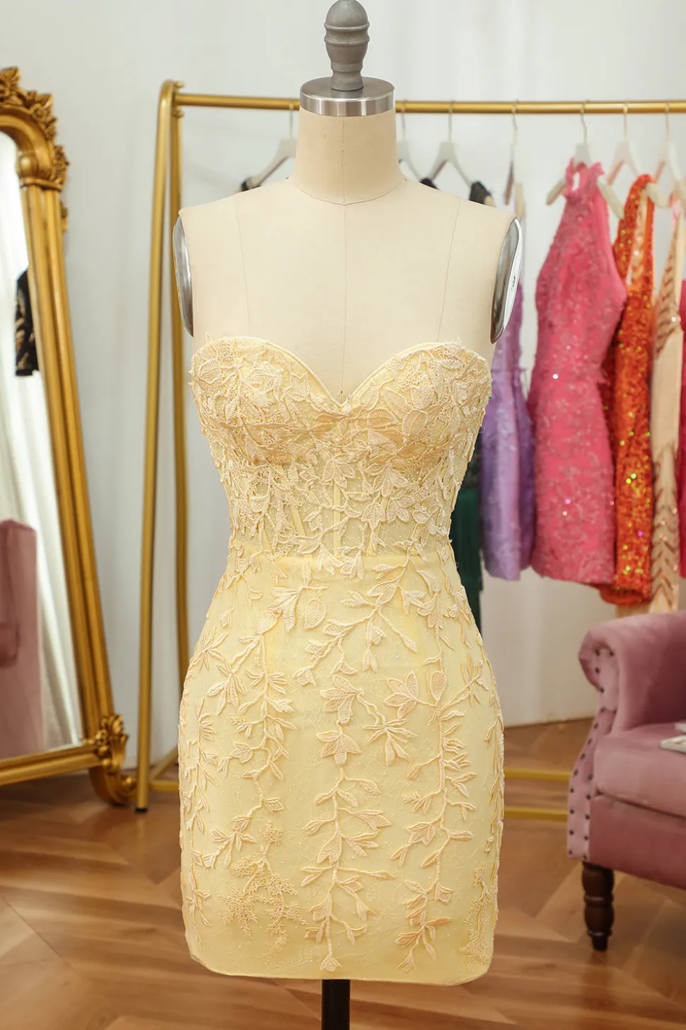 Vestido de Cóctel Com Apliques Roxo