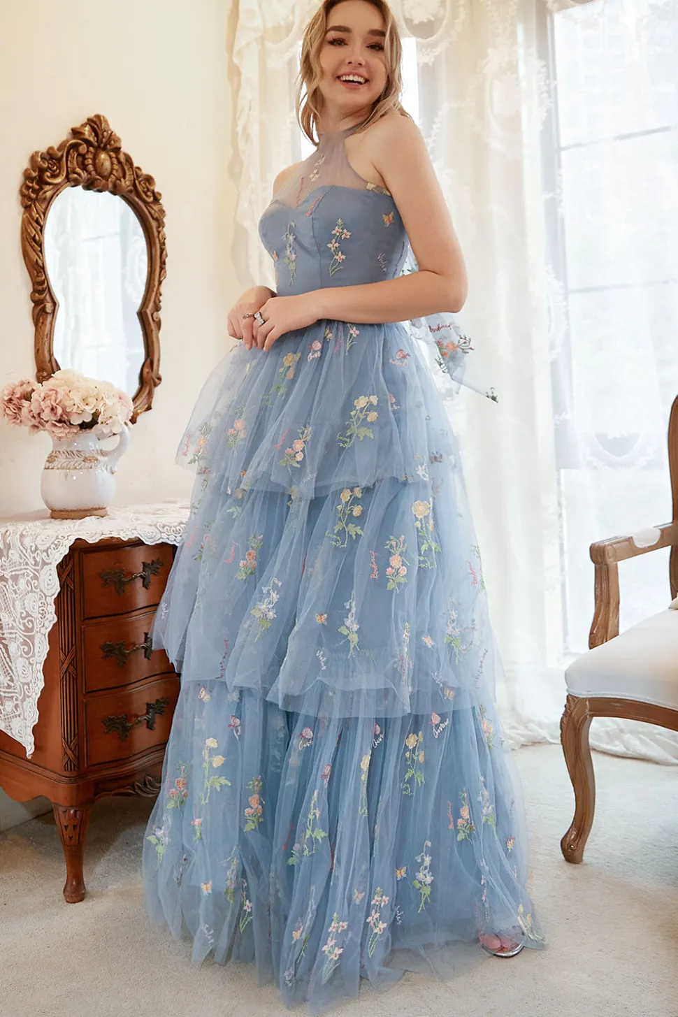 Vestido de Cerimónia Com Bordado Azul