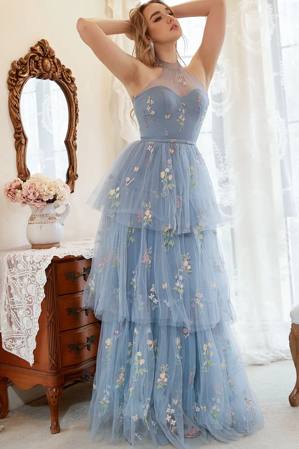 Vestido de Cerimónia Com Bordado Azul