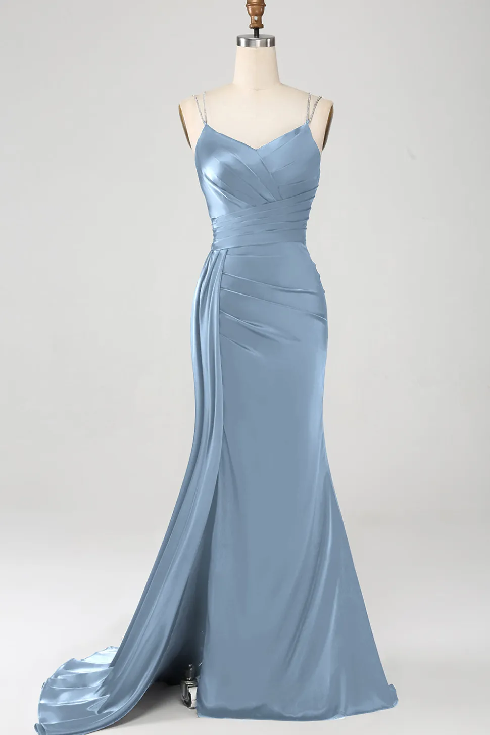 Vestido de cerimônia longo de cetim com alças finas azul sereia empoeirado
