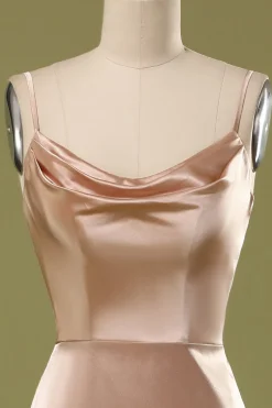 Vestido de cetim champanhe
