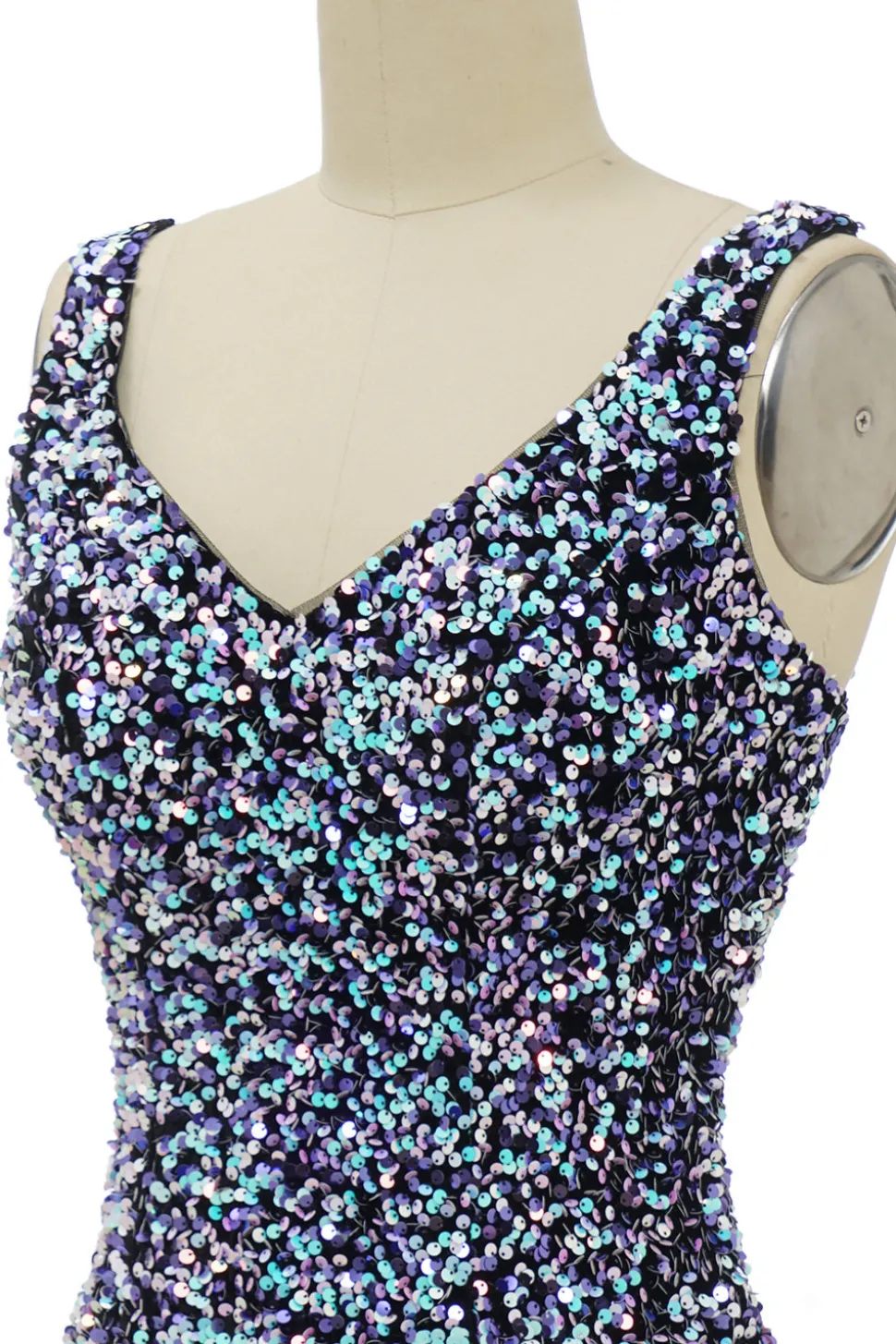 Vestido de cocktail de lantejoulas pretas