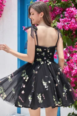 Vestido de Cocktail Preto A Line