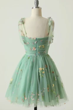 Vestido de Cocktail Preto A Line