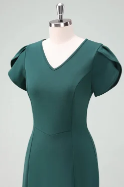 Vestido de cocktail verde escuro V-Neck com mangas curtas