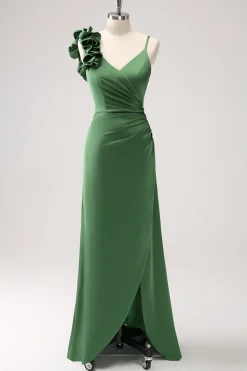 Vestido de dama de honra plissado verde oliva com fenda