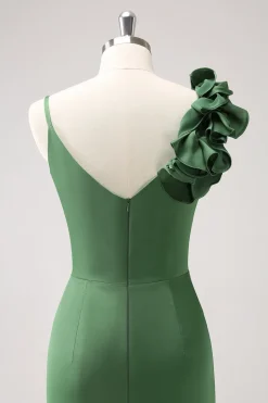 Vestido de dama de honra plissado verde oliva com fenda