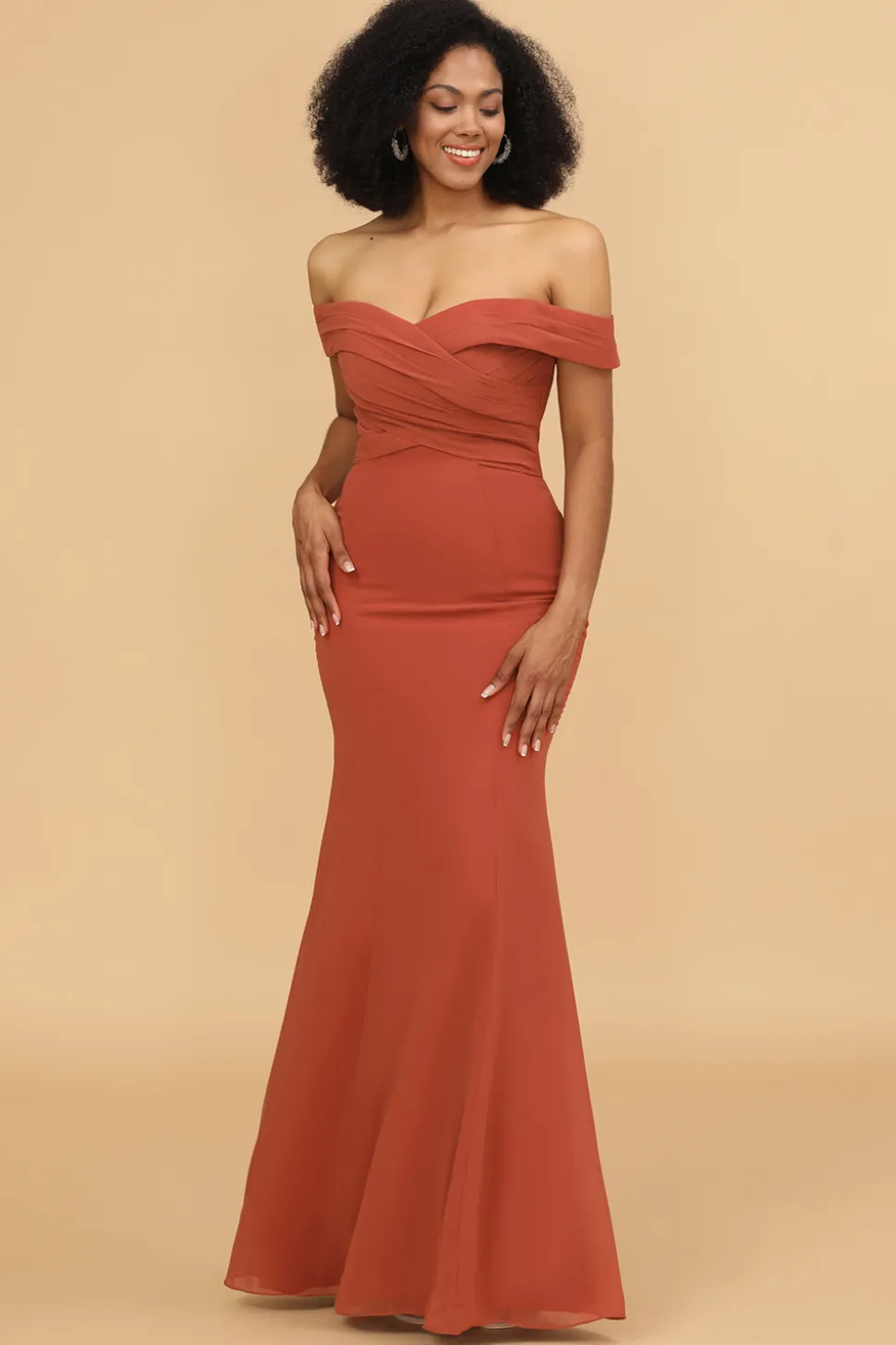 Vestido de dama de honra terrocotta longa chiffon