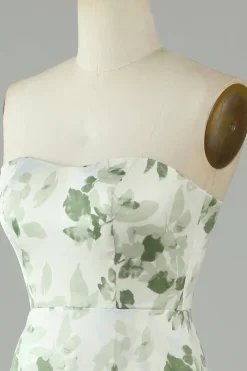 Vestido de dama de honra longo estampado estampado sem alças assimétrico