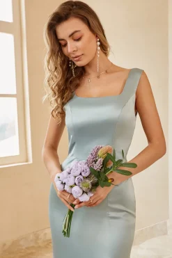 Vestido de dama de honra verde-claro do cetim com fenda