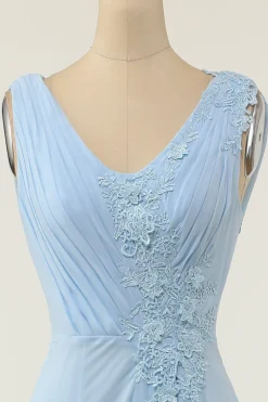 Vestido de dama de honra azul de pescoço em V com ruffle