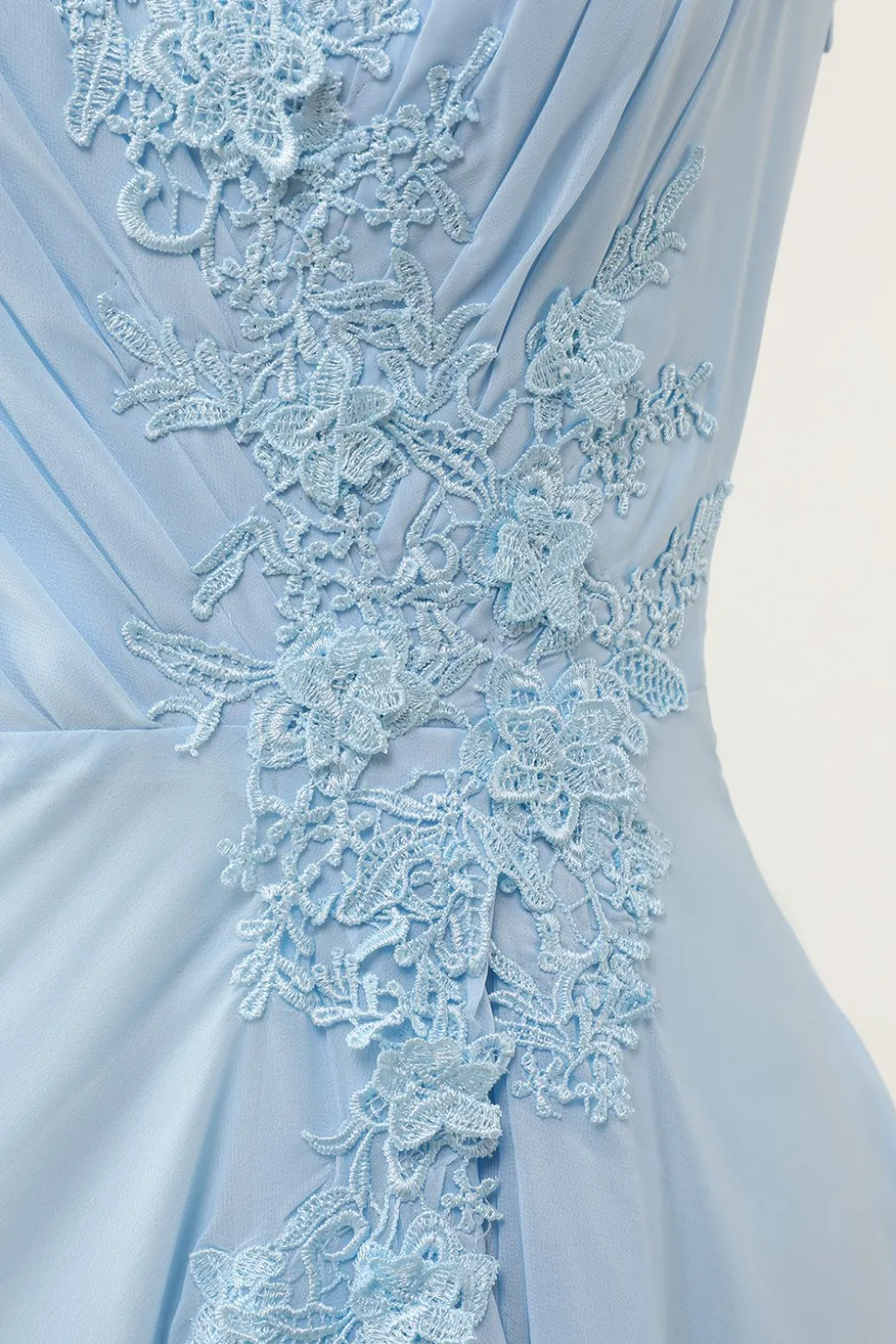 Vestido de dama de honra azul de pescoço em V com ruffle