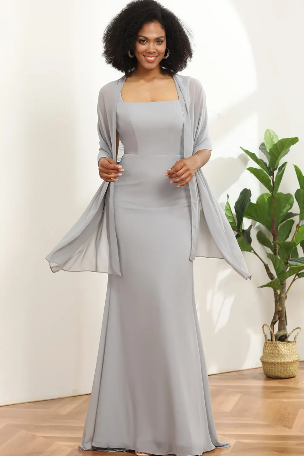Vestido de dama de honra da sereia do pescoço quadrado cinza