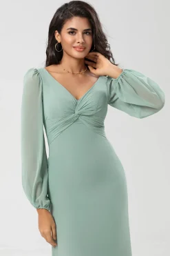 Vestido de dama de honra verde de mangas compridas com fenda