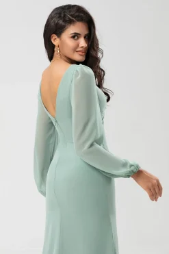 Vestido de dama de honra verde de mangas compridas com fenda