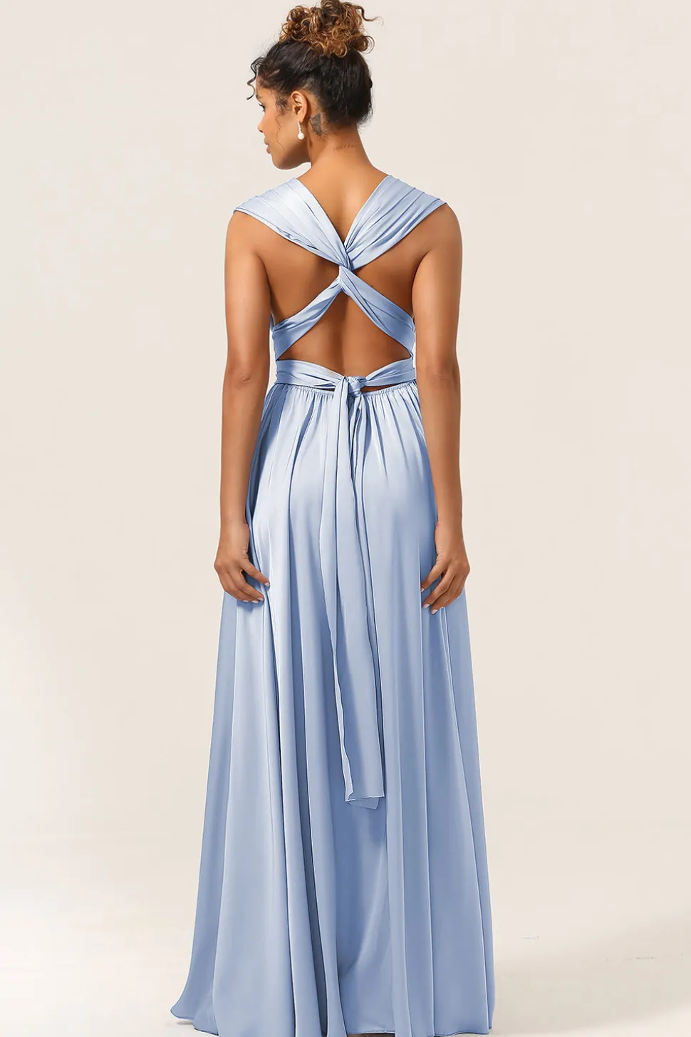 Vestido de dama de honra conversível de cetim azul com fenda