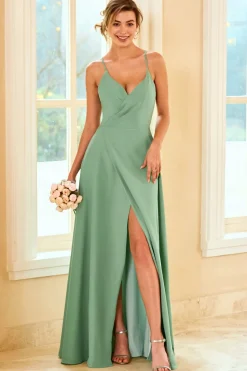 Vestido de dama de honra verde verde claro com fenda