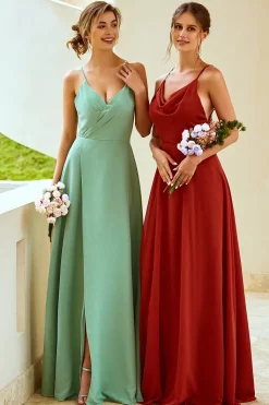 Vestido de dama de honra verde verde claro com fenda