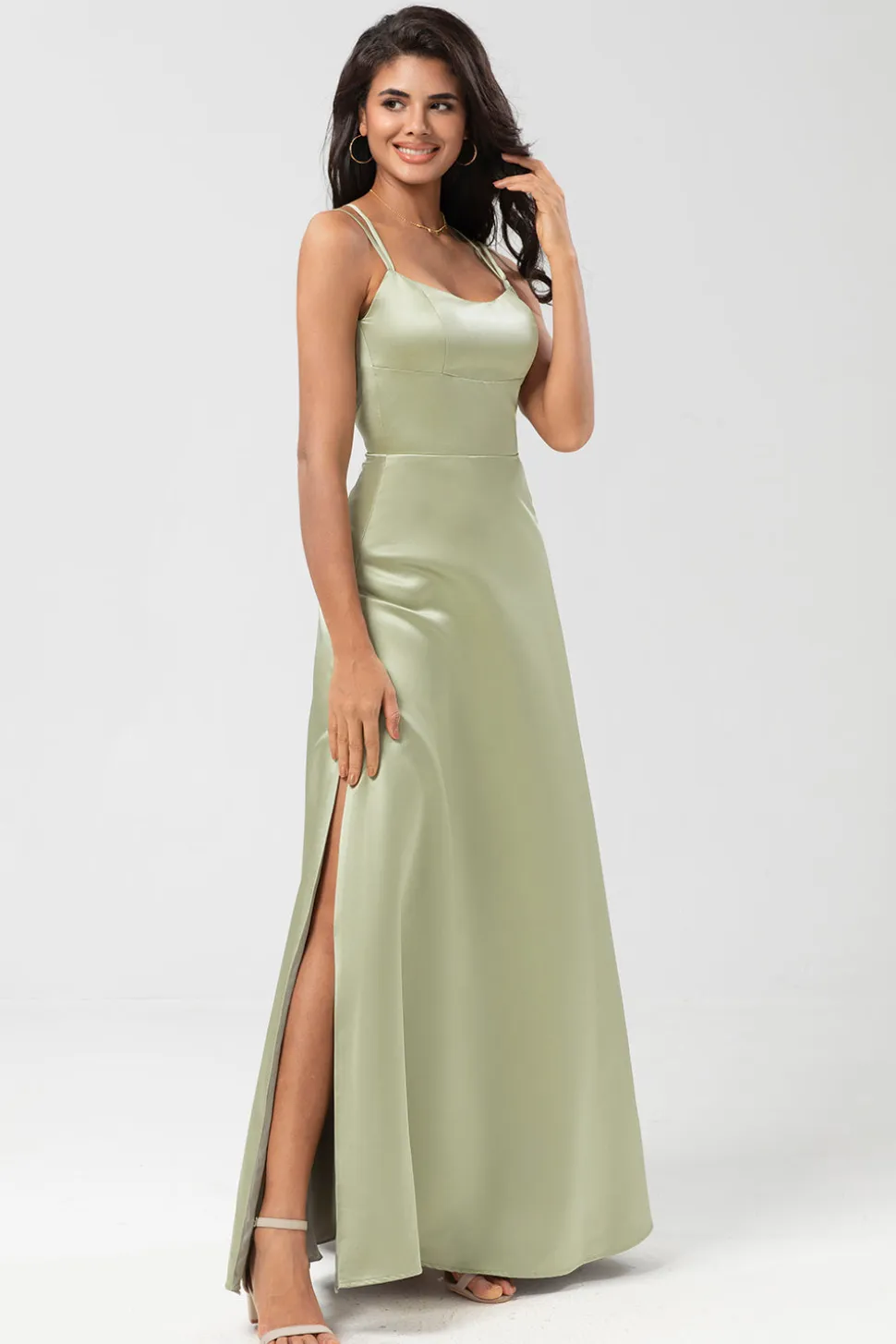 Vestido de dama de honra verde acetinado com renda-up de volta