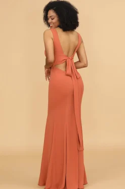 Vestido de dama de honra da sereia de pescoço em V