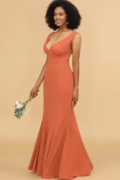 Vestido de dama de honra da sereia de pescoço em V