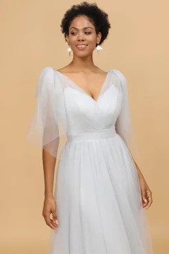 Vestido de dama de honra de tule v-pescoço cinzento