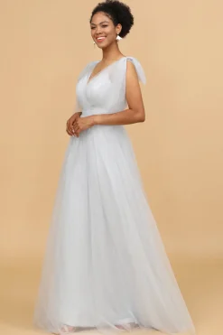 Vestido de dama de honra de tule v-pescoço cinzento