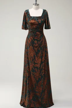 Vestido de dama de honra longo de pescoço quadrado verde escuro com mangas curtas